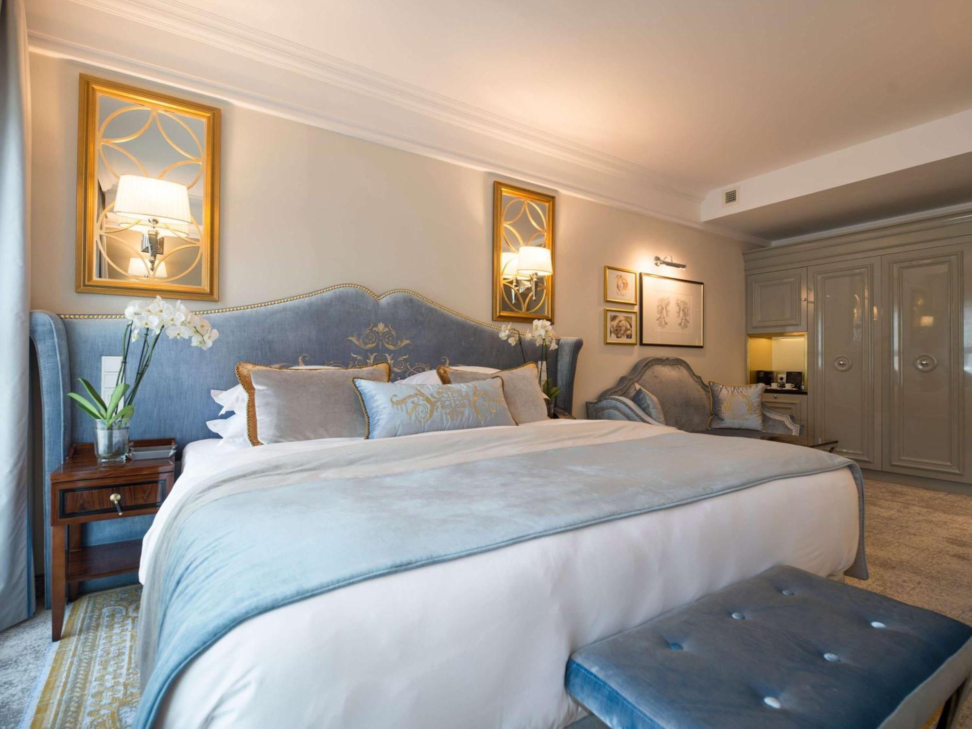 バッフレダ ラグジュアリー ホテル クラクフ Mギャラリー エクステリア 写真 A bedroom at the hotel